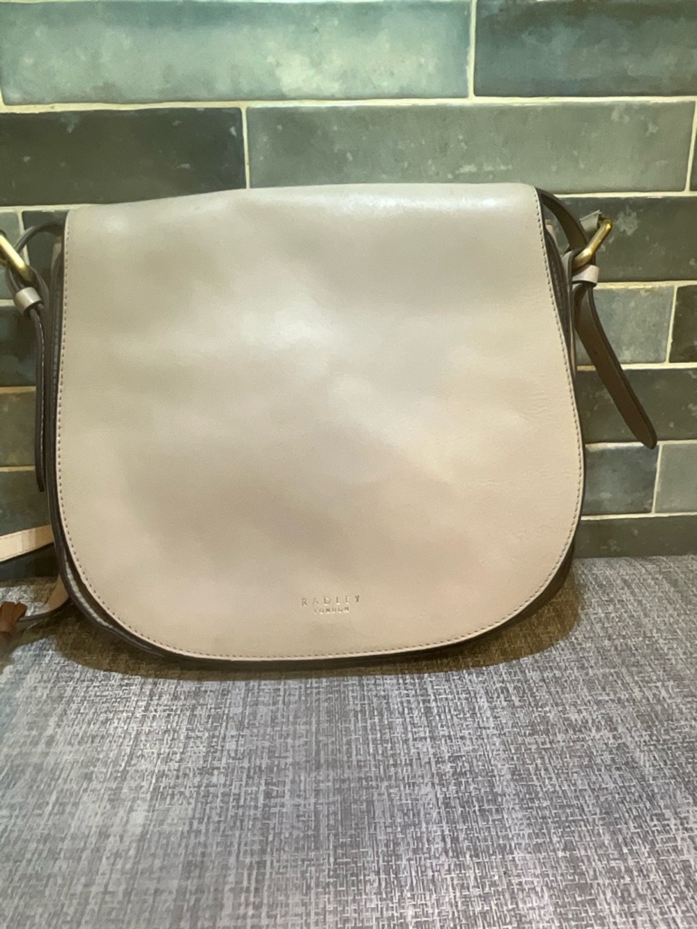 RADLEY LONDON Cream Leather Crossbody Bag